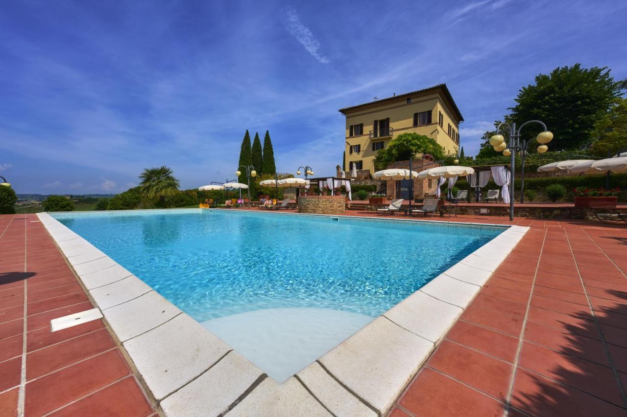 Curina Hotel 4*