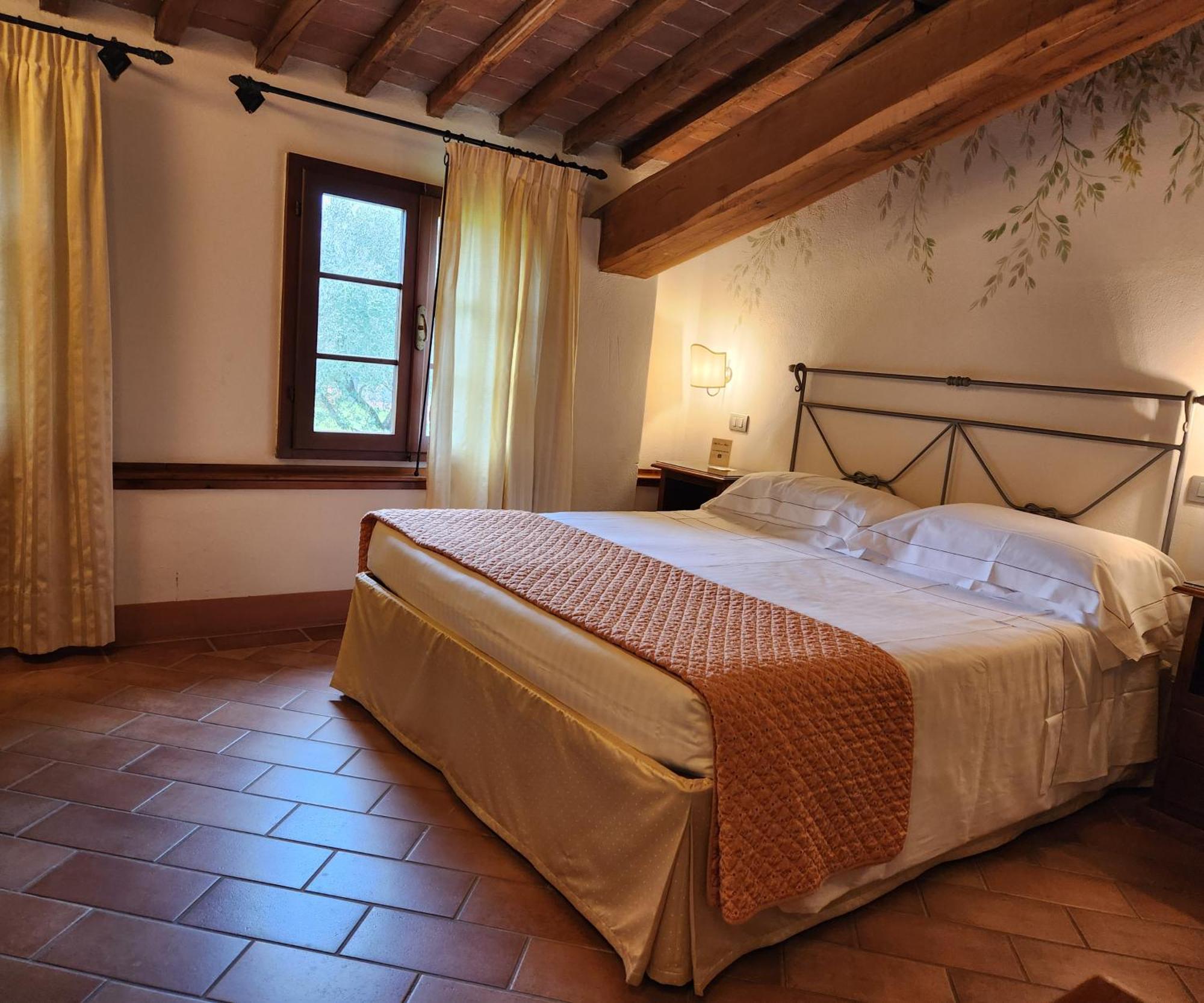 Curina Hotel