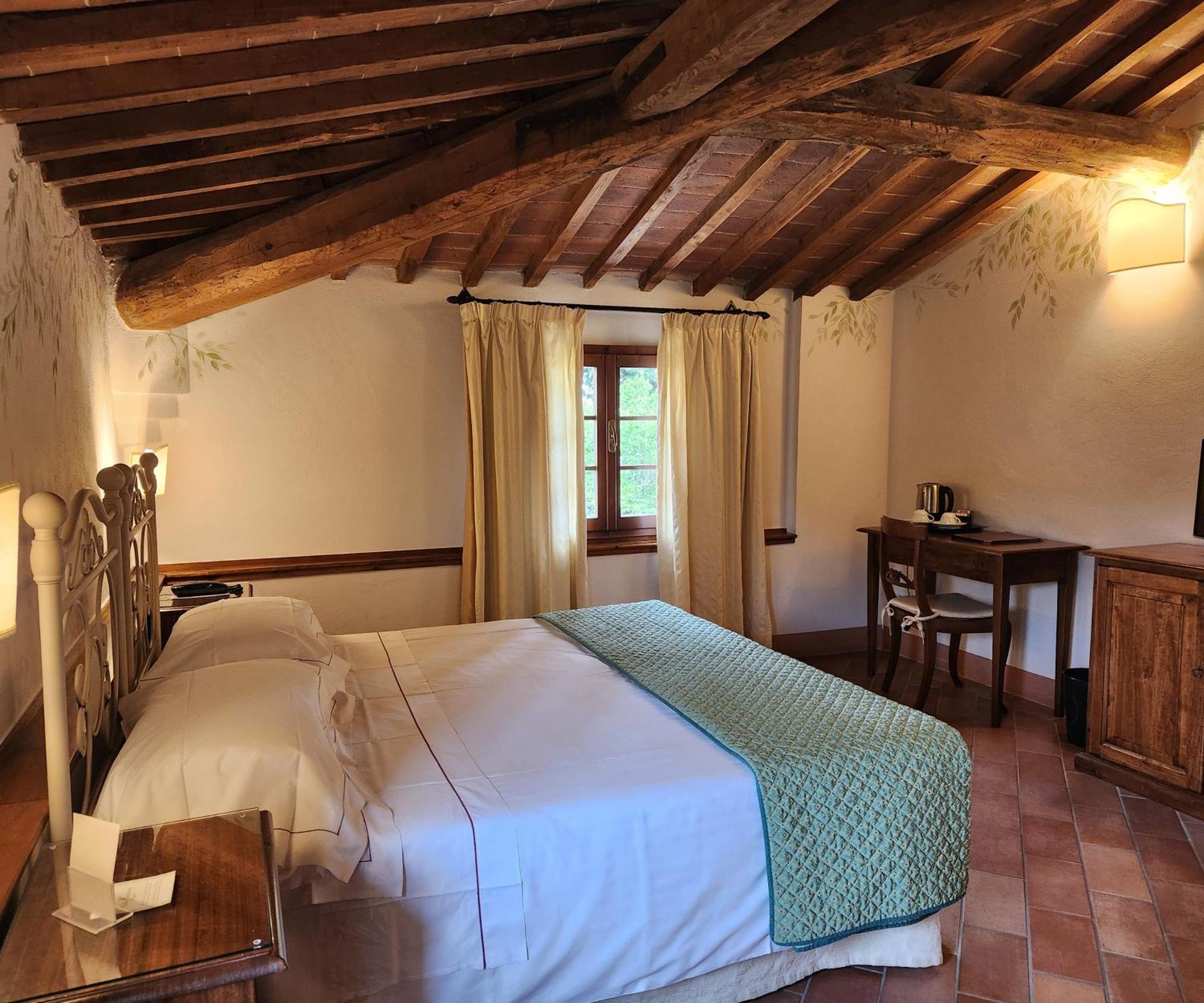 Curina Hotel 4*