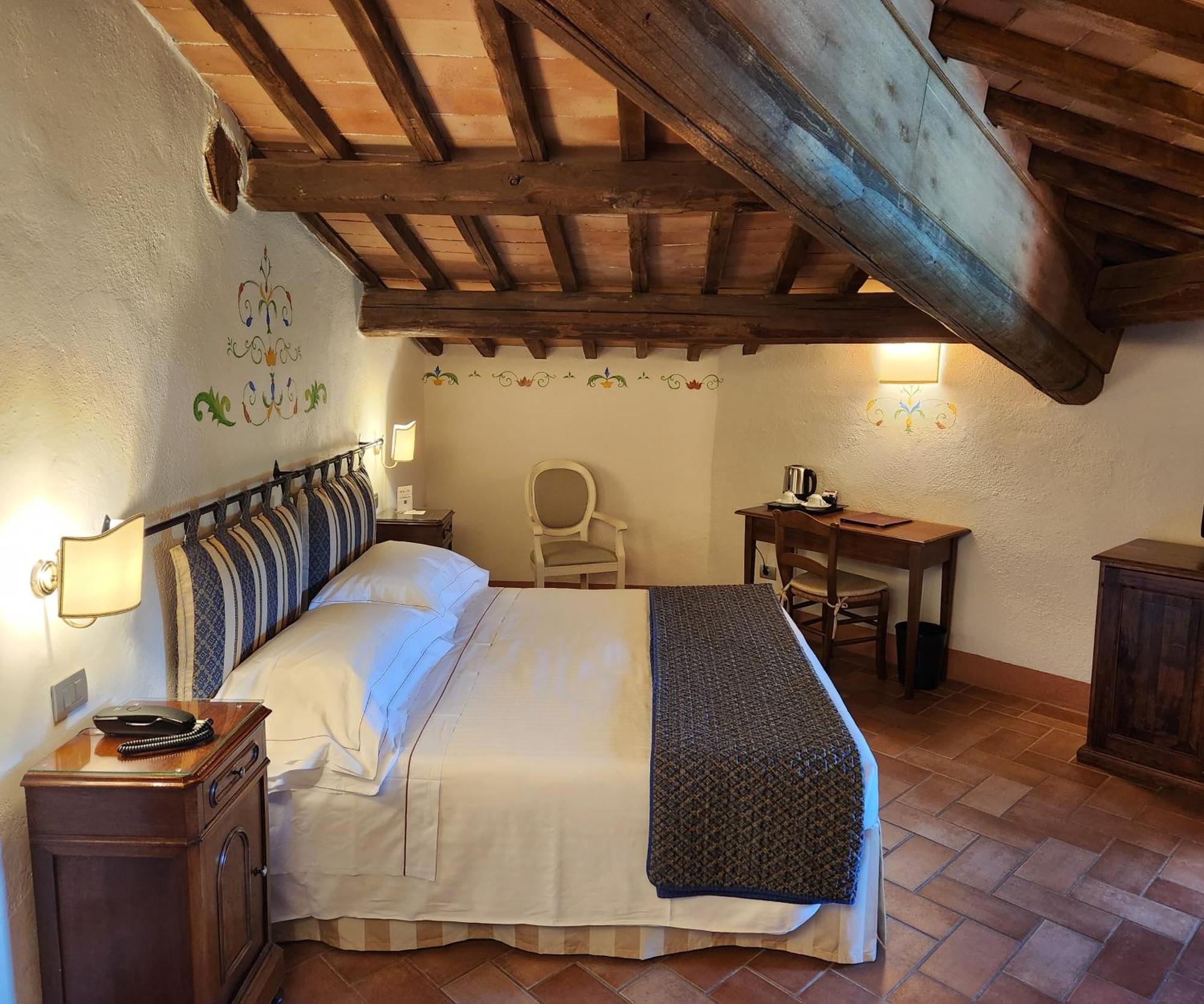 Curina Hotel 4*